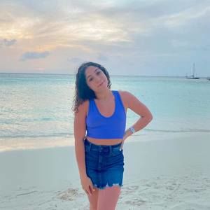 Meet your Posher, Danielle